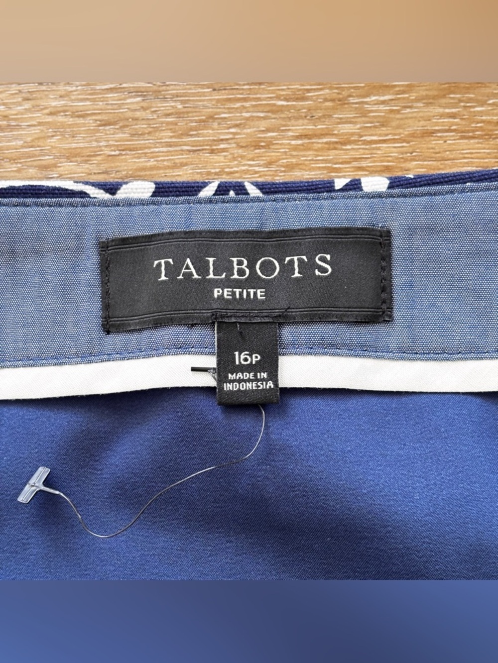 Talbots Size 16p Mini Skirt Comfort Stretch Navy and White Floral Print Preppy - Picture 2 of 10